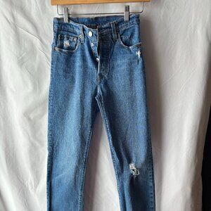 Ladies Levi buttonfly straight leg jeans size 24 x 32